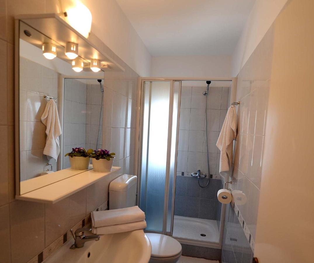 Apartments Aco Barbat na Rabu Eksteriør bilde