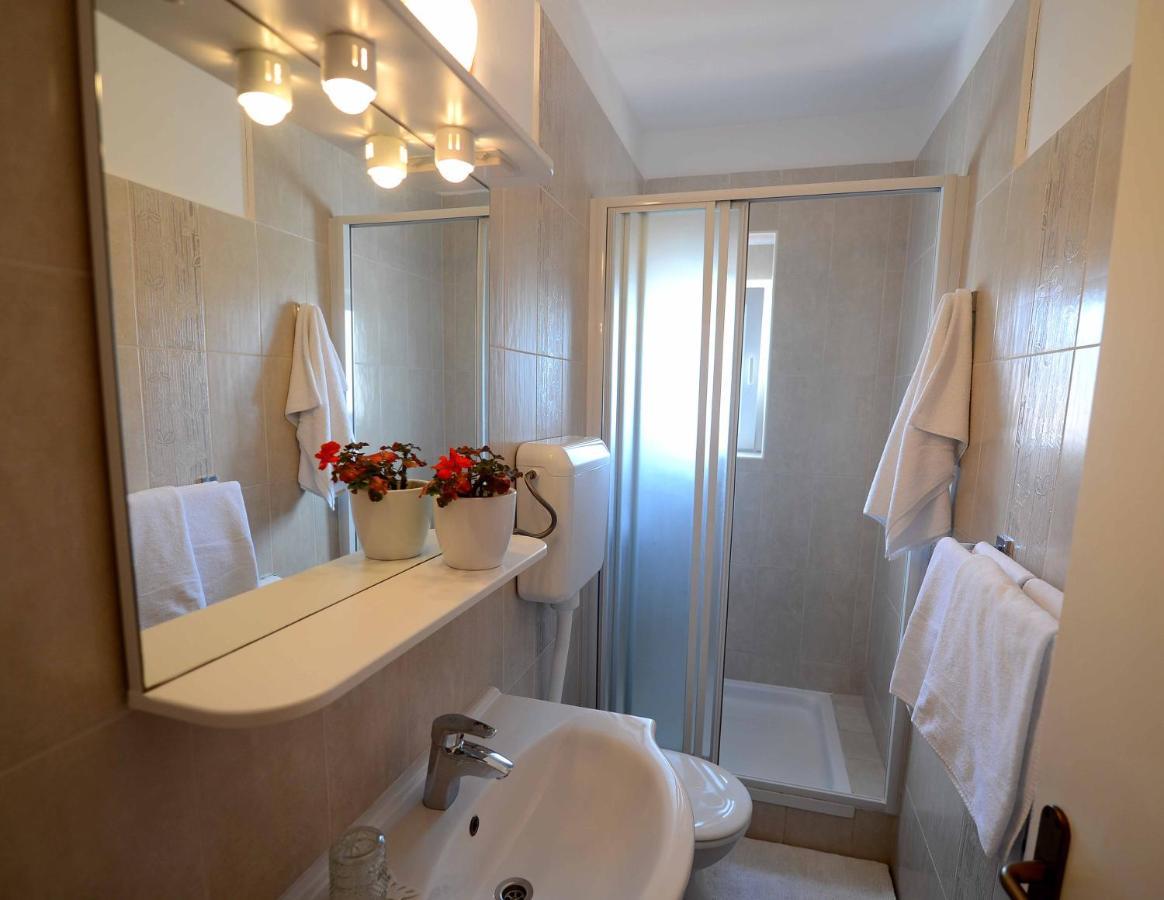 Apartments Aco Barbat na Rabu Eksteriør bilde