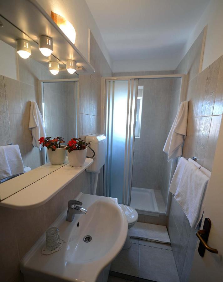 Apartments Aco Barbat na Rabu Eksteriør bilde