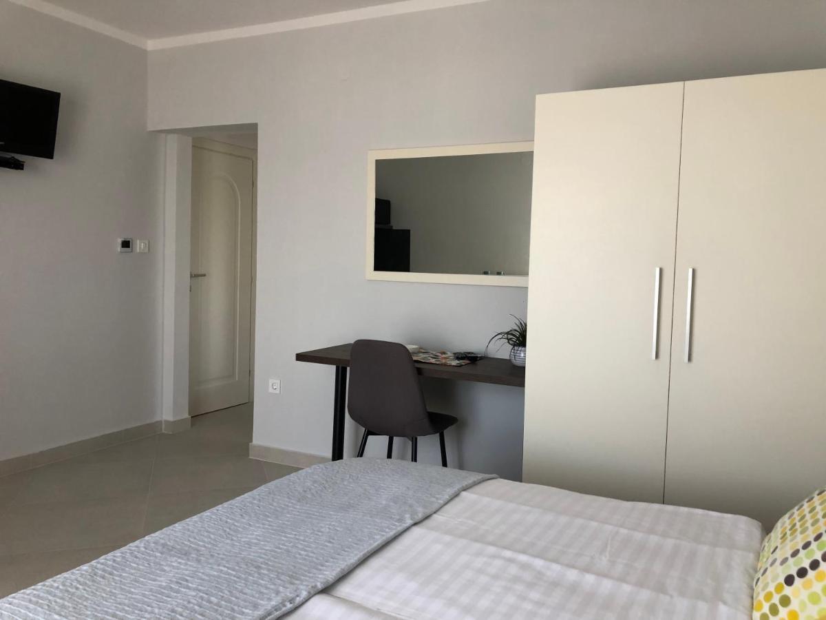 Apartments Aco Barbat na Rabu Eksteriør bilde