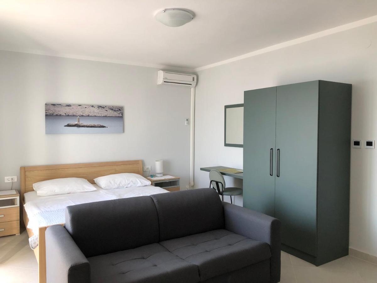 Apartments Aco Barbat na Rabu Eksteriør bilde